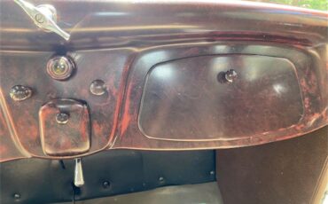 Ford-5-window-coupe-1934-Black-Beige-20