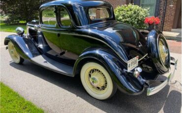 Ford-5-window-coupe-1934-Black-Beige-3