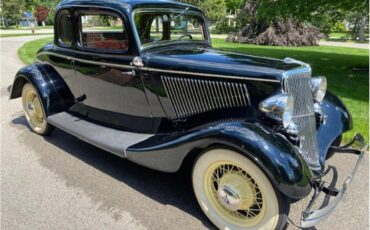 Ford-5-window-coupe-1934-Black-Beige-7