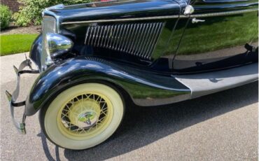 Ford-5-window-coupe-1934-Black-Beige-8