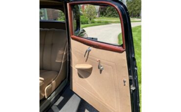 Ford-5-window-coupe-1934-Black-Beige-9