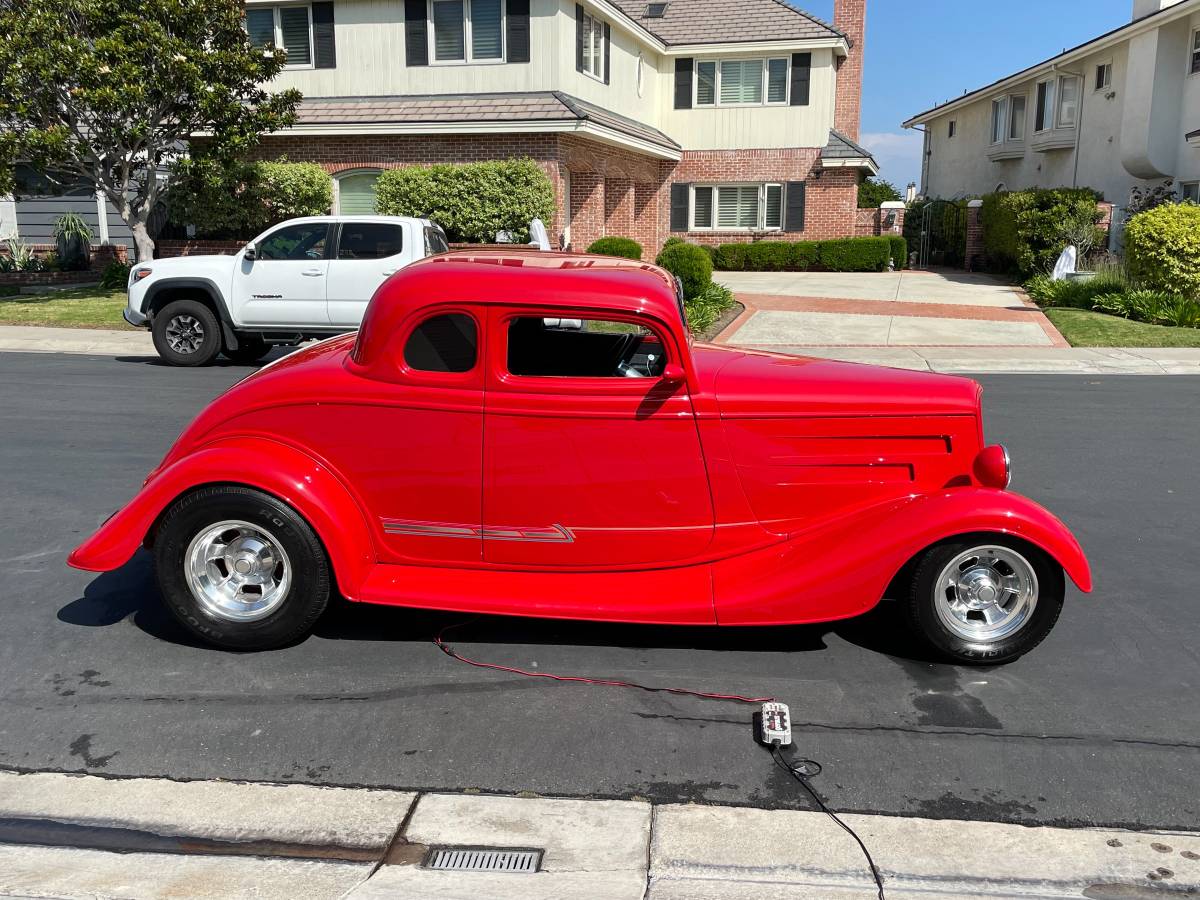 Ford-5-window-coupe-1934-red-1