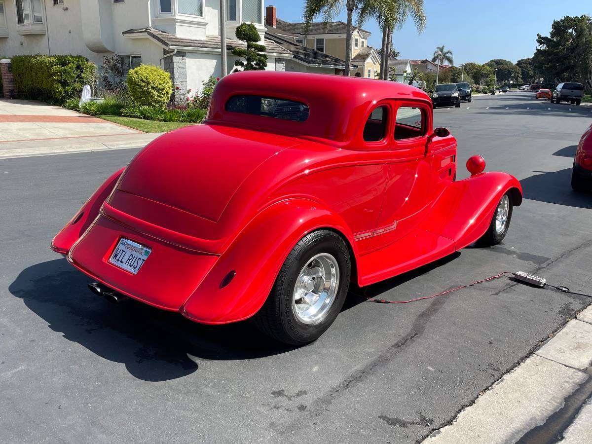 Ford-5-window-coupe-1934-red-2