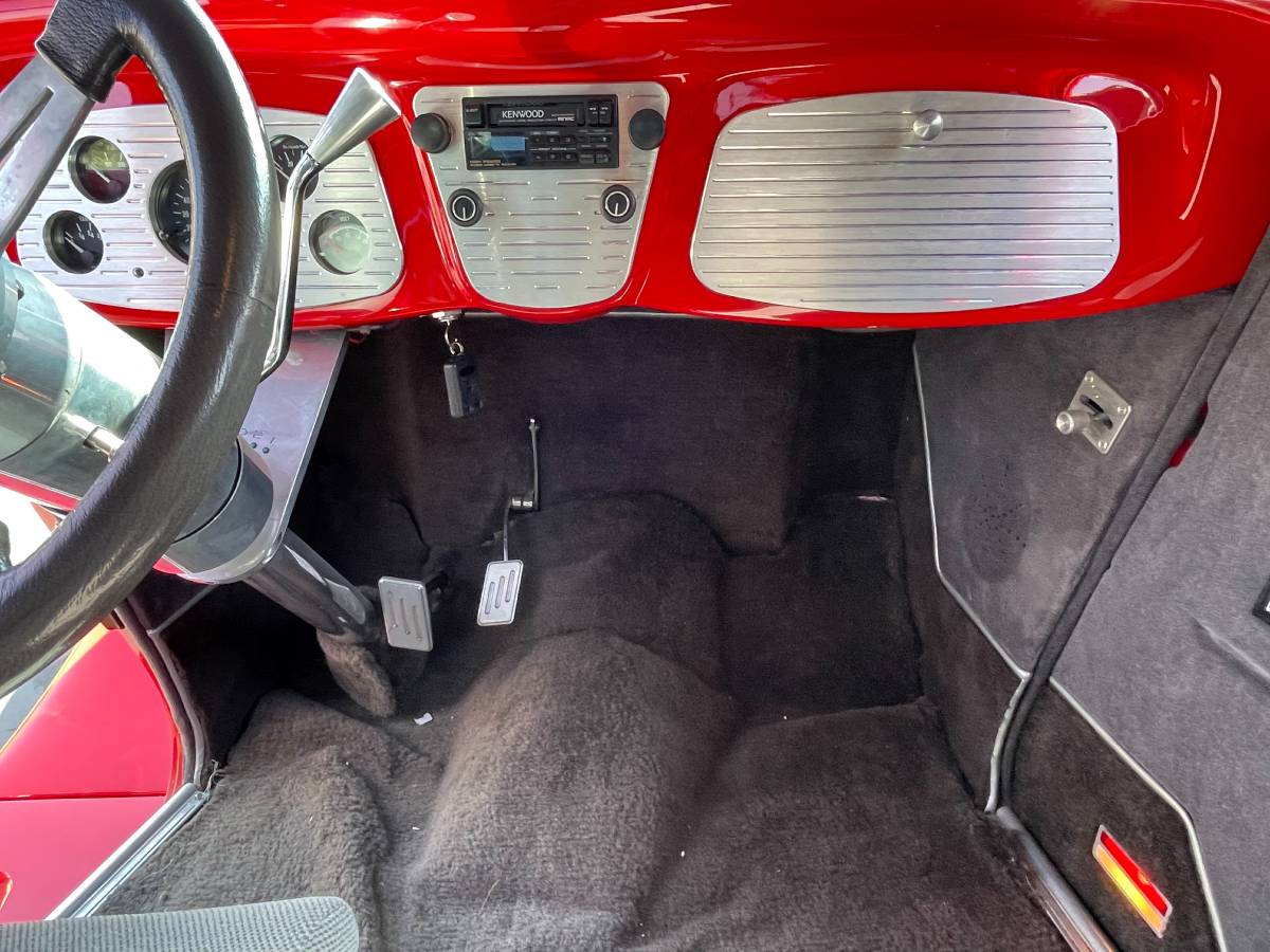 Ford-5-window-coupe-1934-red-4