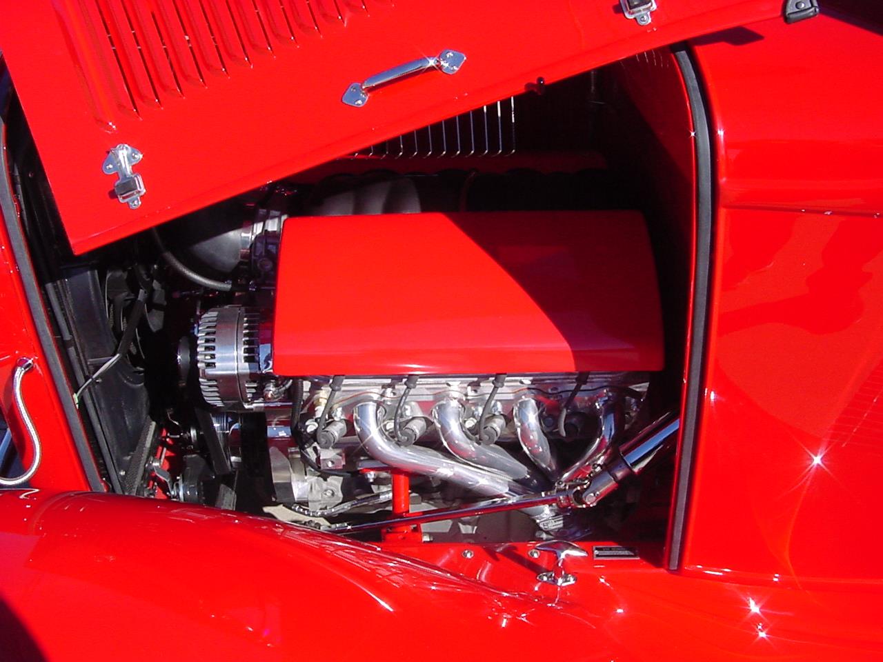 Ford-5-window-deluxe-coupe-1932-PULL-ME-OVER-RED-Deep-Red-1