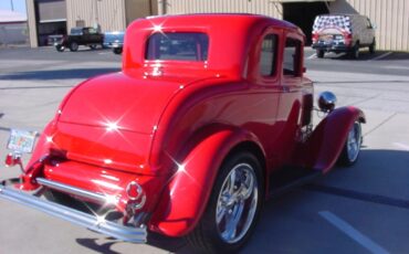 Ford-5-window-deluxe-coupe-1932-PULL-ME-OVER-RED-Deep-Red-2