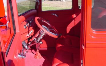 Ford-5-window-deluxe-coupe-1932-PULL-ME-OVER-RED-Deep-Red-4