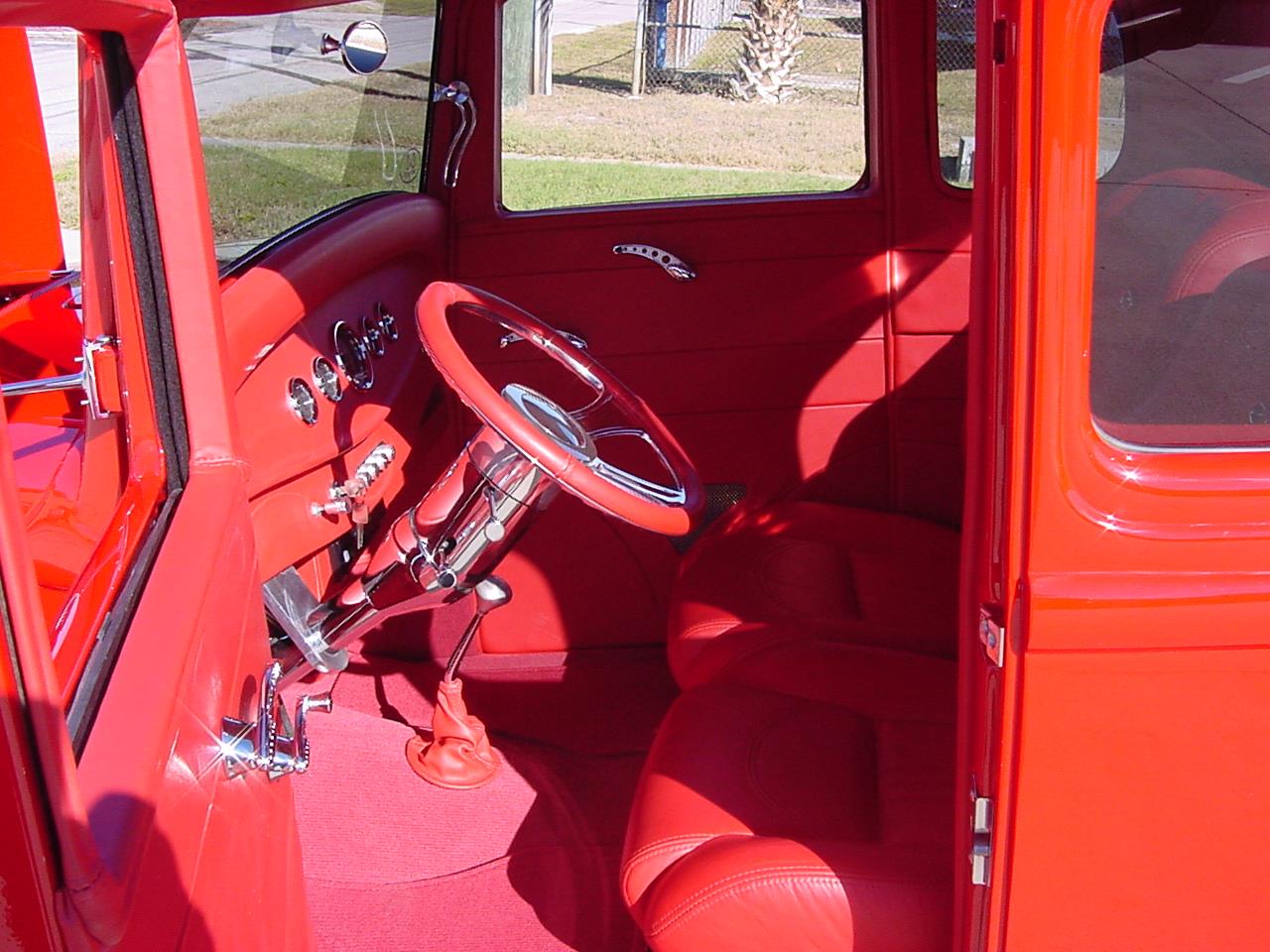 Ford-5-window-deluxe-coupe-1932-PULL-ME-OVER-RED-Deep-Red-4