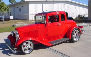 Ford-5-window-deluxe-coupe-1932-PULL-ME-OVER-RED-Deep-Red-5