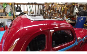Ford-5-window-deluxe-coupe-1935-redblue-whiteblack-6