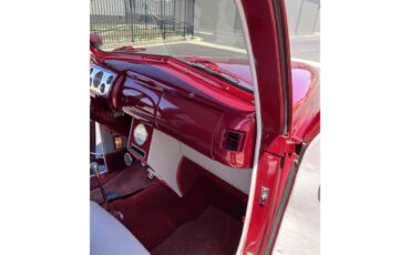 Ford-5-window-deluxe-coupe-1940-Strawberry-Silver-and-strawberr-9