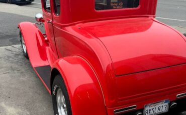 Ford-5-windows-1931-red-5