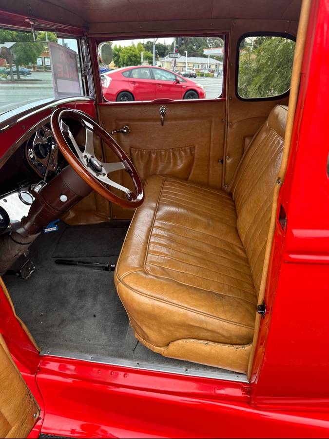 Ford-5-windows-1931-red-7