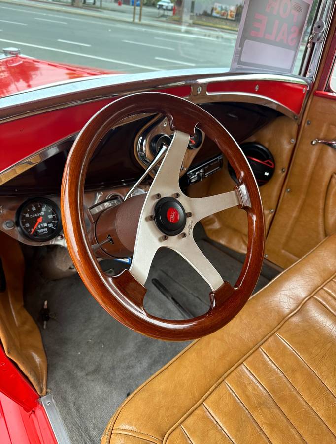 Ford-5-windows-1931-red-8