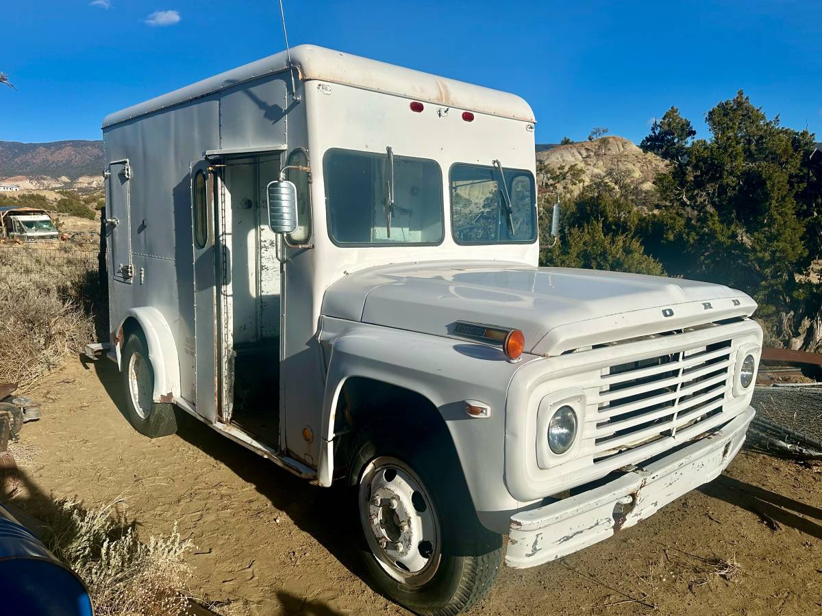 Ford-600-1973-12