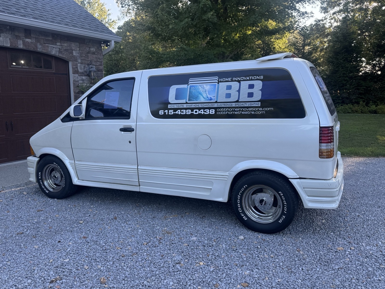 Ford-Aerostar-1989