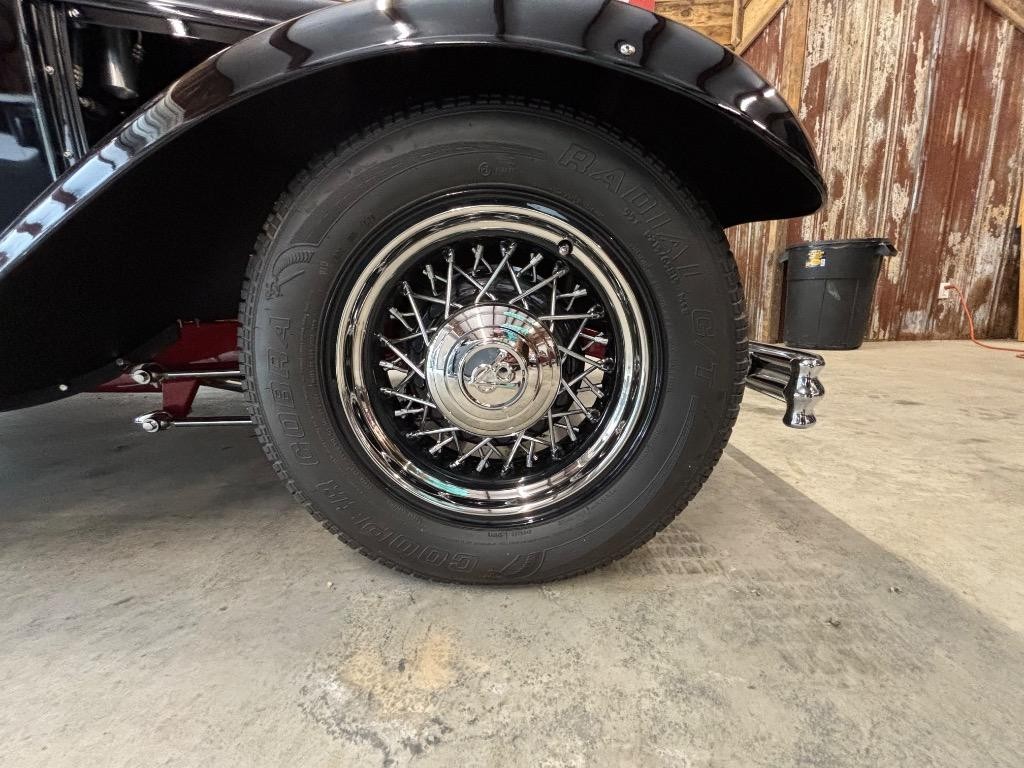 Ford-All-steel-roadsterair-condition-tube-chassis-re-1932-Roadster-17