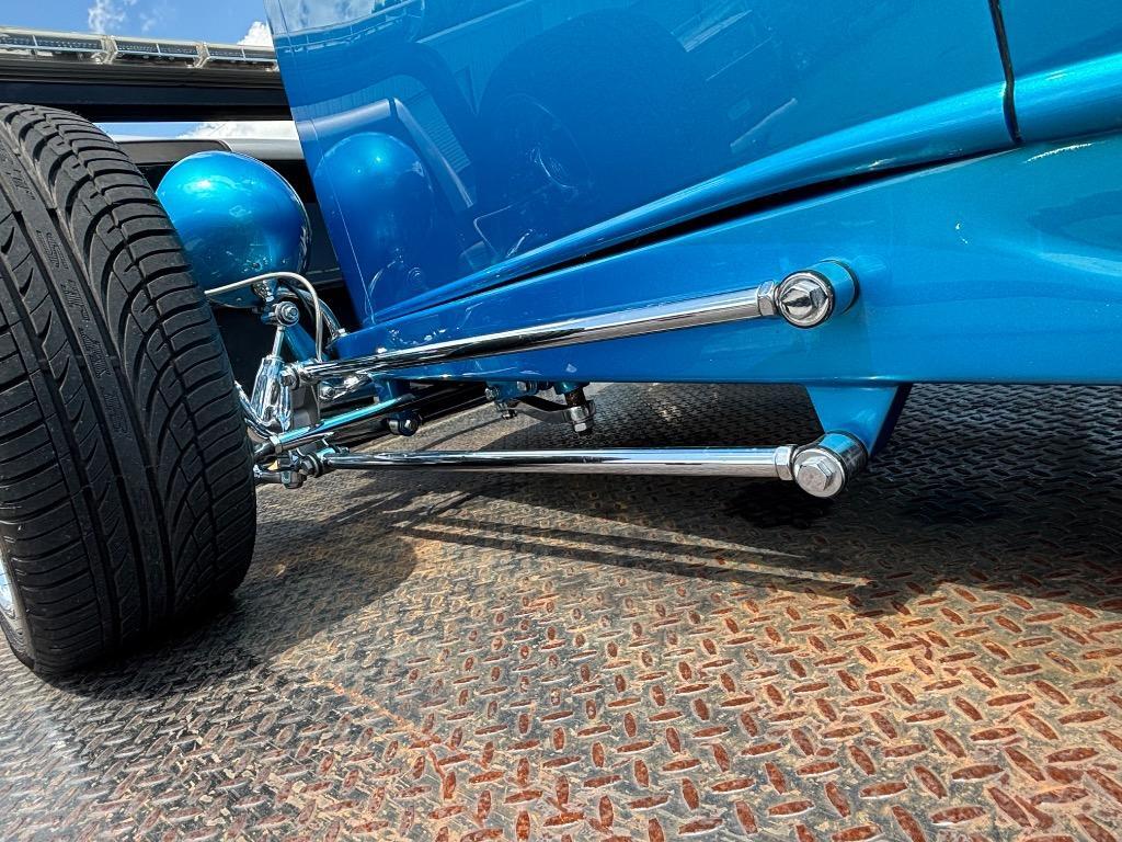 Ford-Bobby-Alloway-high-boy-roadster-alloway-chassis-1932-9