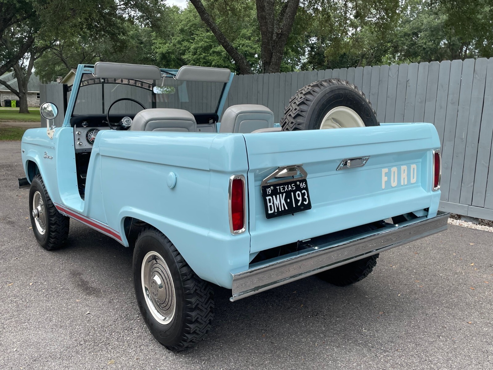 Ford-Bronco-1966-4