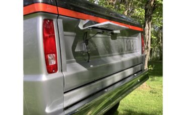 Ford-Bronco-1966-Black-21
