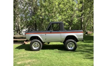 Ford-Bronco-1966-Black-23
