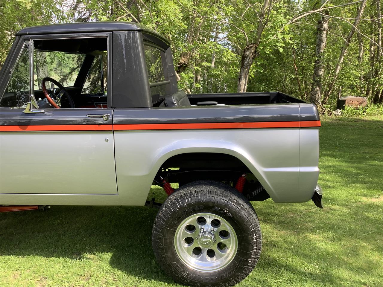 Ford-Bronco-1966-Black-25
