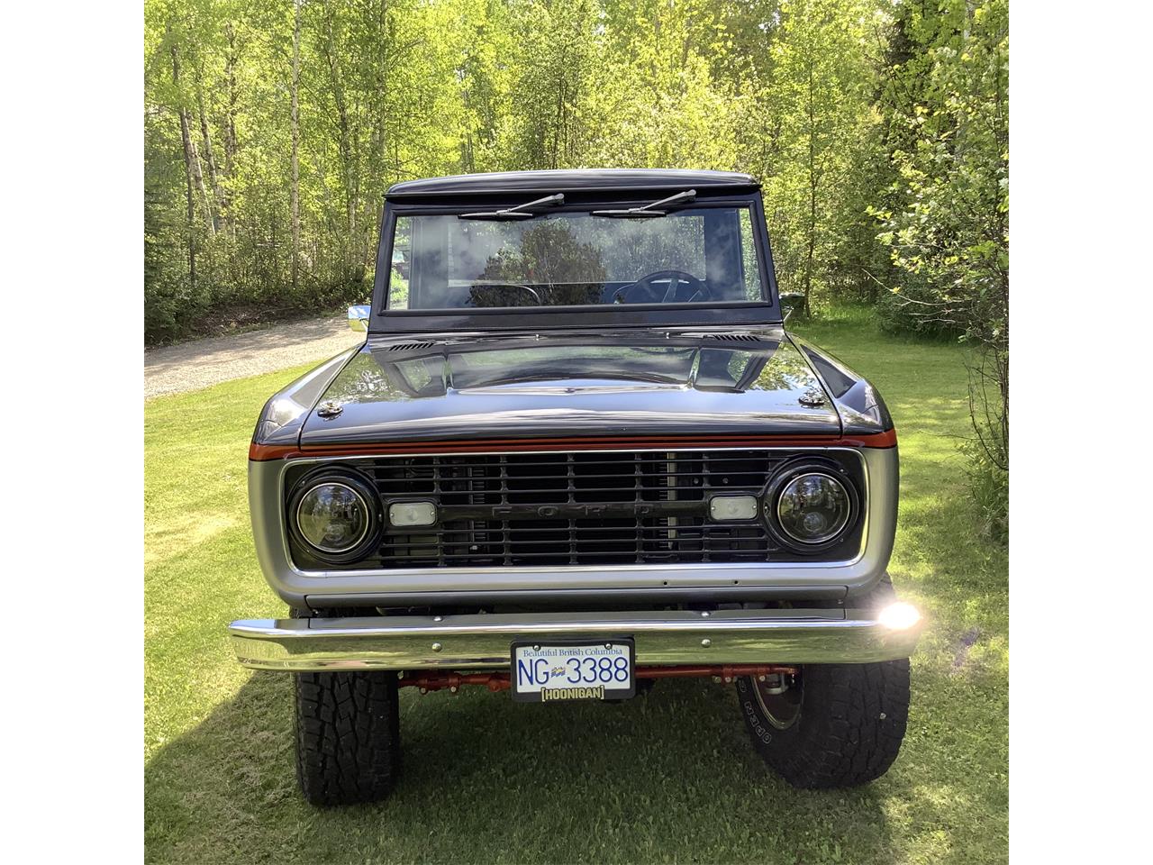 Ford-Bronco-1966-Black-3