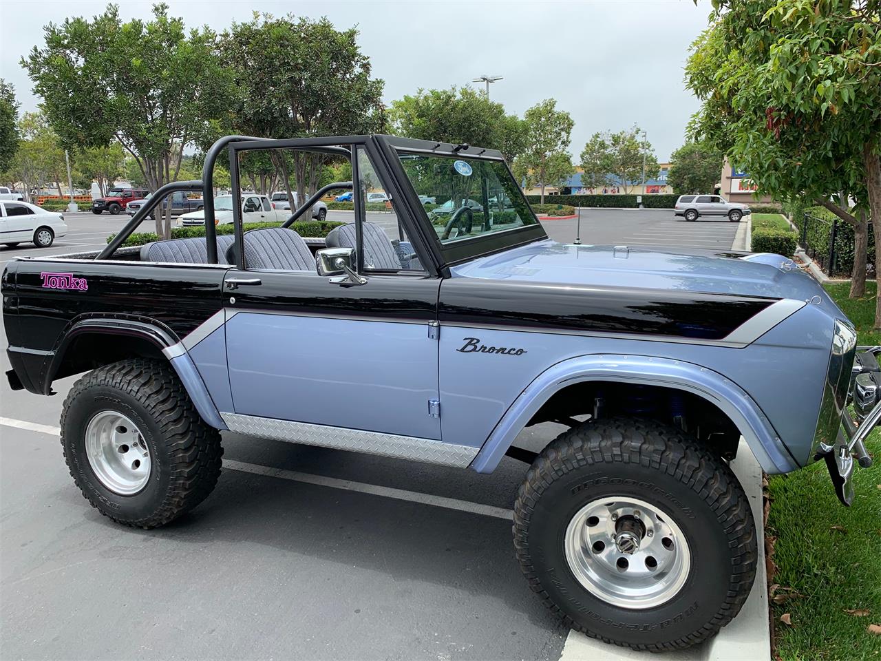 Ford-Bronco-1966-Blue-Silver-Black-Blue-Grey-2