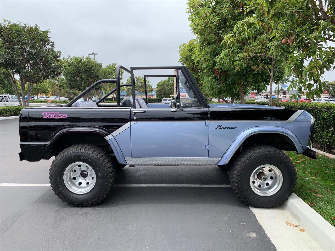 Ford-Bronco-1966-Blue-Silver-Black-Blue-Grey-3