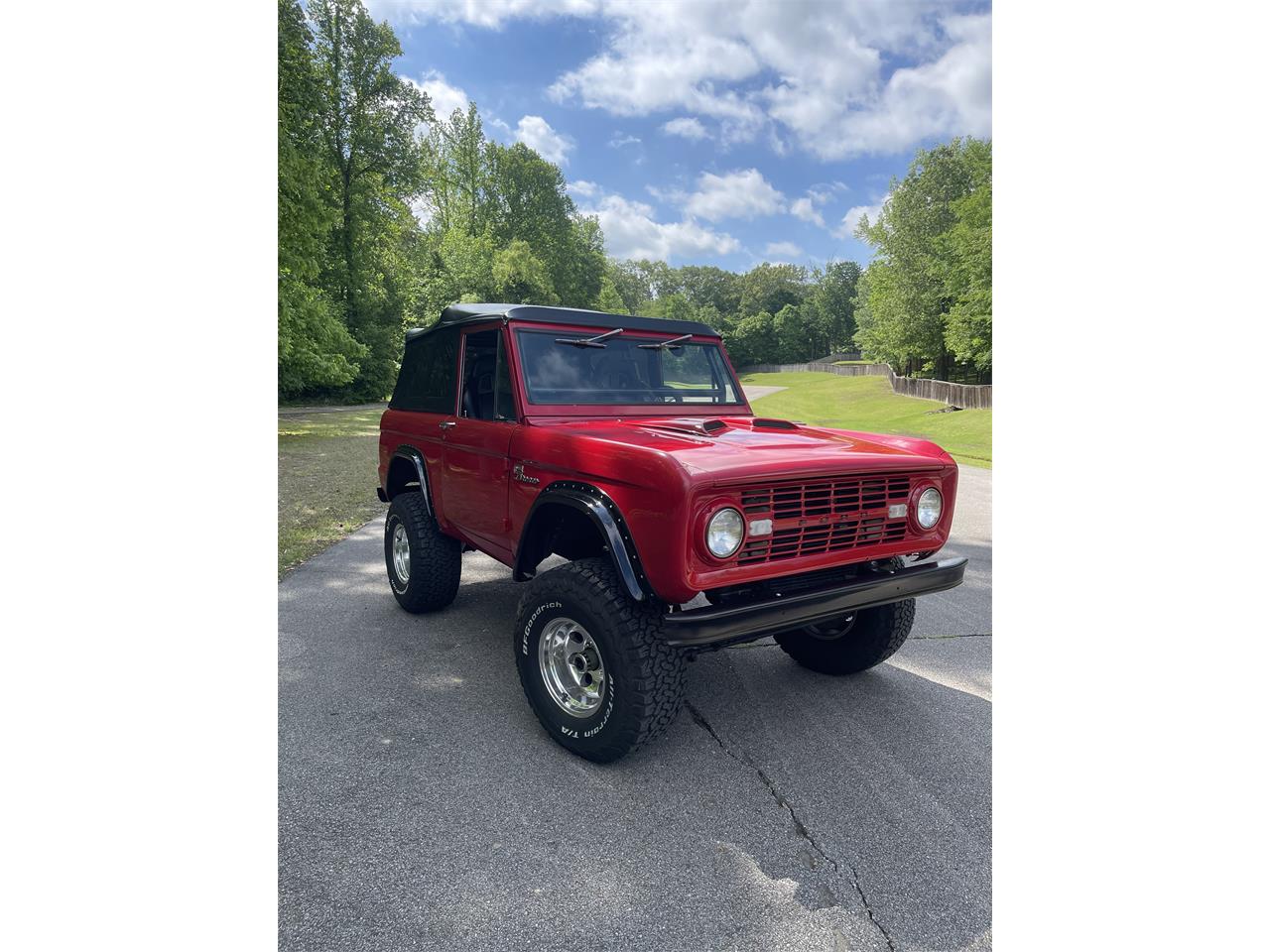 Ford-Bronco-1966-Ford-Red-Black-13