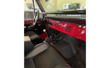 Ford-Bronco-1966-Ford-Red-Black-16