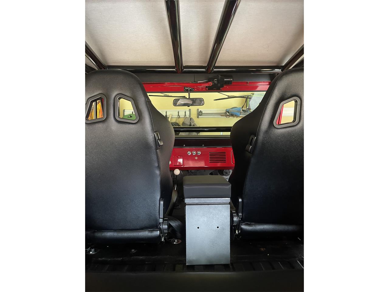 Ford-Bronco-1966-Ford-Red-Black-20