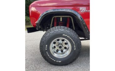 Ford-Bronco-1966-Ford-Red-Black-22