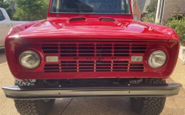 Ford-Bronco-1966-Ford-Red-Black-8