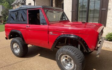 Ford-Bronco-1966-Ford-Red-Black-9
