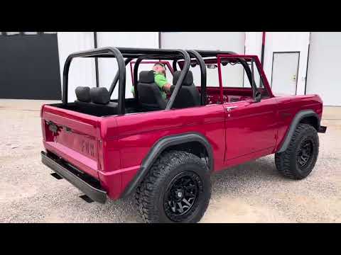 Ford-Bronco-1966-Red-Black-1