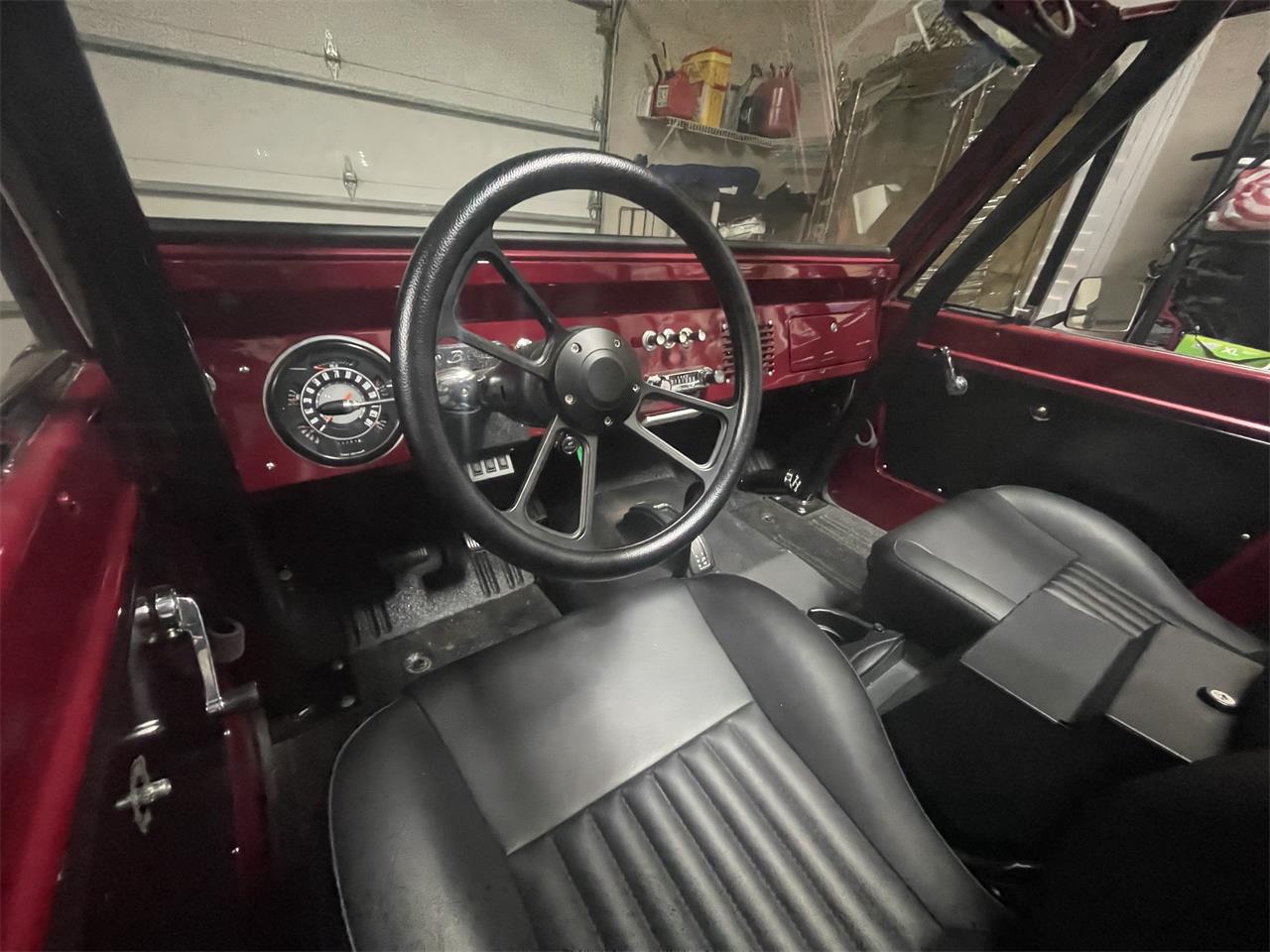Ford-Bronco-1966-Red-Black-7