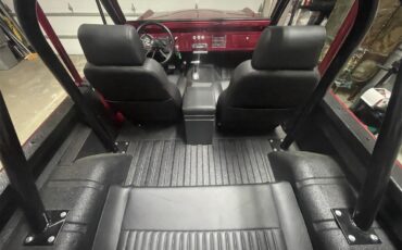 Ford-Bronco-1966-Red-Black-9