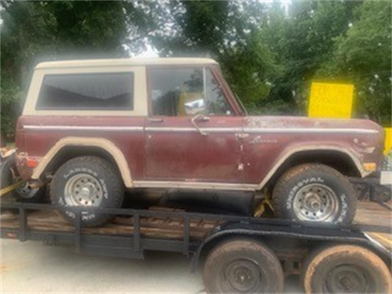 Ford-Bronco-1967-Maroon-white-2