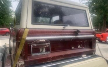 Ford-Bronco-1967-Maroon-white-3