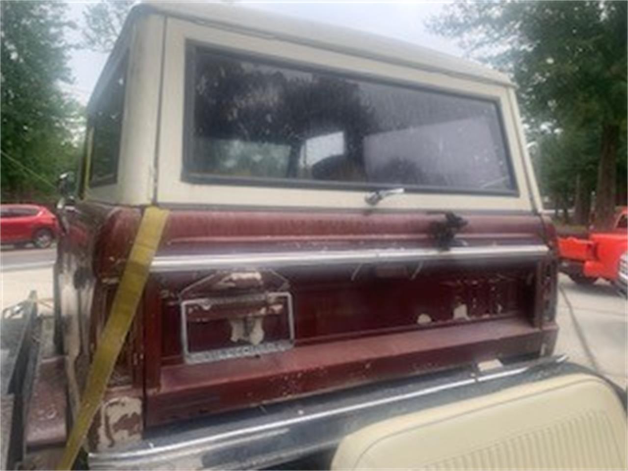Ford-Bronco-1967-Maroon-white-3