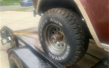 Ford-Bronco-1967-Maroon-white-5