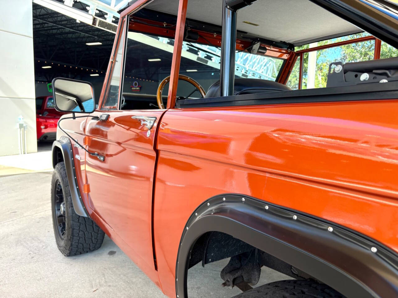 Ford-Bronco-1967-SUV-12