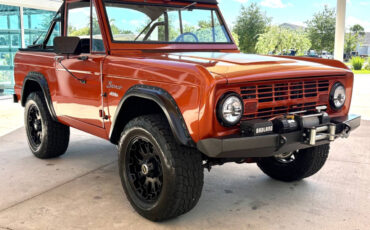 Ford-Bronco-1967-SUV-2