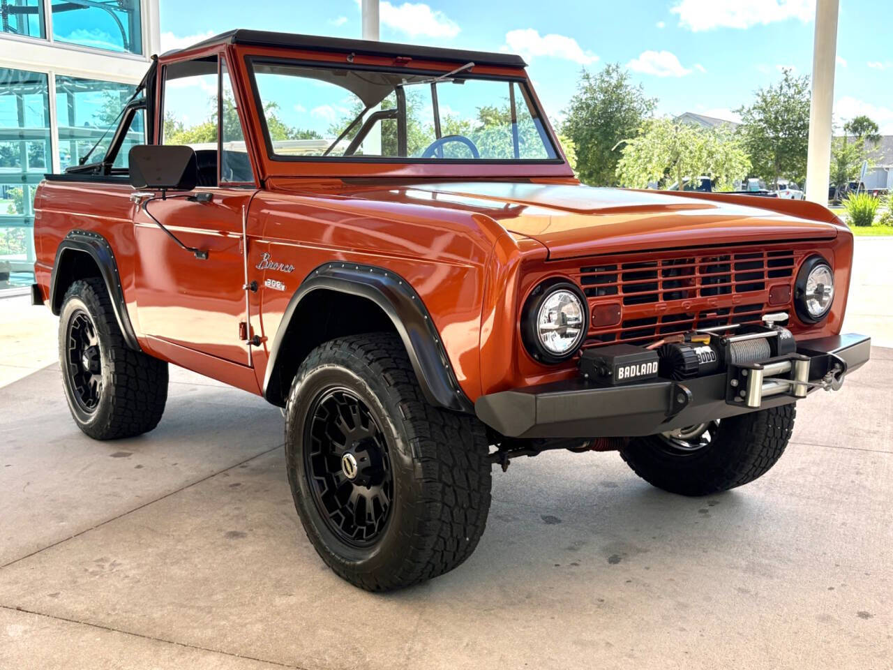Ford-Bronco-1967-SUV-2