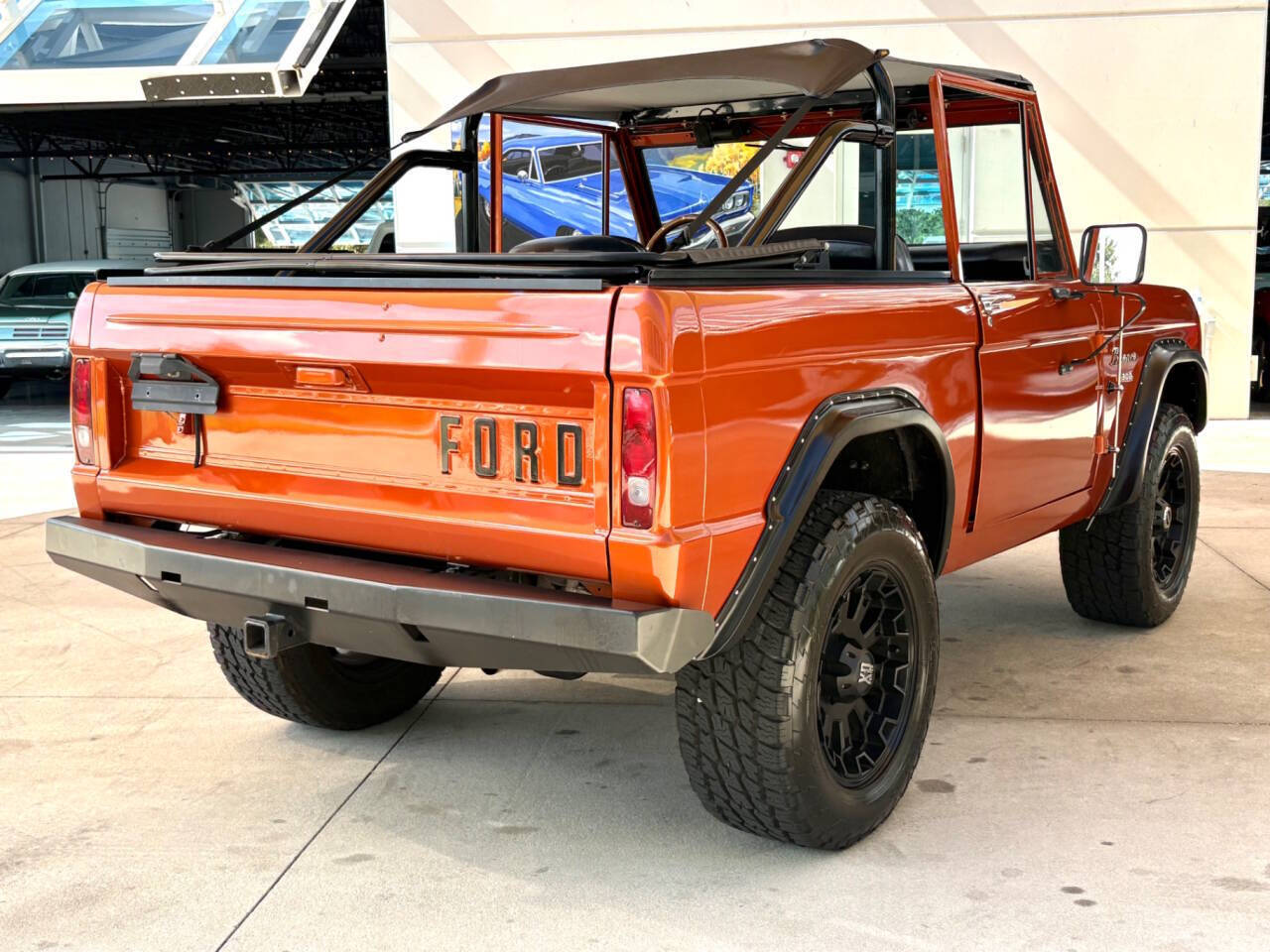 Ford-Bronco-1967-SUV-4