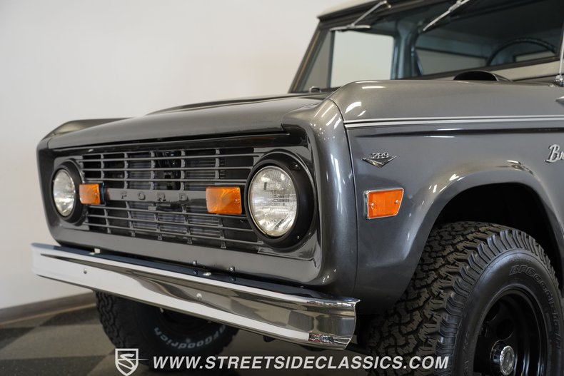 Ford-Bronco-1968-Dark-Gray-Metallic-Black-2