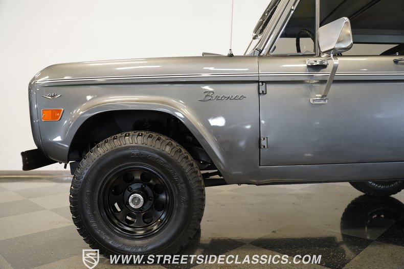 Ford-Bronco-1968-Dark-Gray-Metallic-Black-22