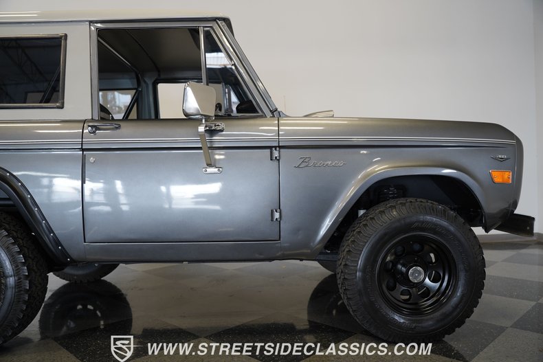Ford-Bronco-1968-Dark-Gray-Metallic-Black-3
