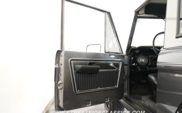 Ford-Bronco-1968-Dark-Gray-Metallic-Black-32